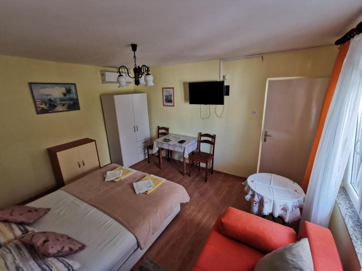 Studio Apartments Jasminka 셀스 외부 사진